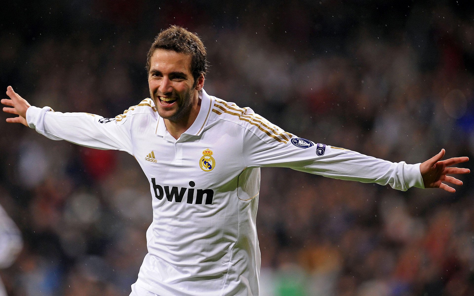 C罗连续进球助吉达联合取胜，c罗总进球数至今2020总助攻